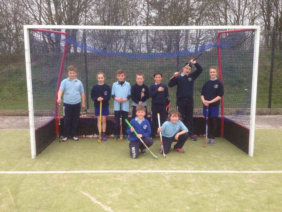 Bexton_PE's tweet photo. Well done to our brilliant hockey players @BextonPrimary who won all 3 of their games! 😀👏🏻🏑🏆 https://t.co/67LG34FhE2