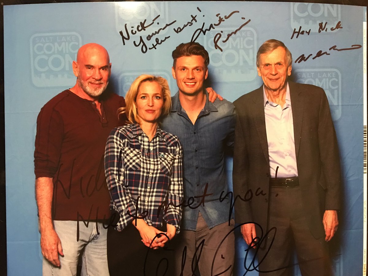 Great meeting you yesterday <a href="/GillianA/">Gillian Anderson</a> @MitchPileggi1 and <a href="/William_B_Davis/">William B. Davis</a> #XFiles #BackstreetBoys #Dead7 #april1