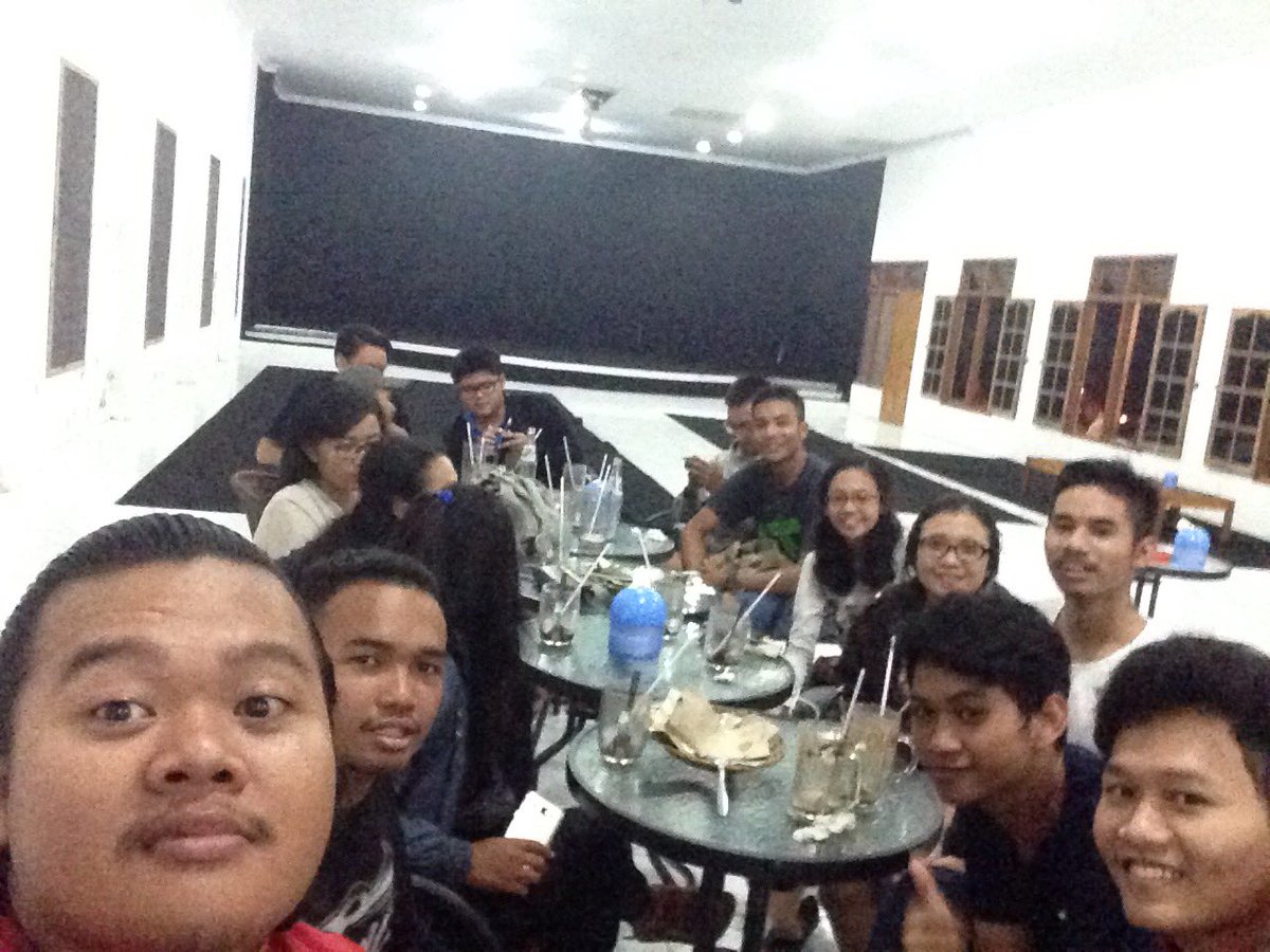XIIS1Smada's tweet photo. Matursuwun guys🙌🏻 walau bentar dan engga fulltim ditunggu reonian selanjutnya😅🙌🏻. https://t.co/w59oT5odMT