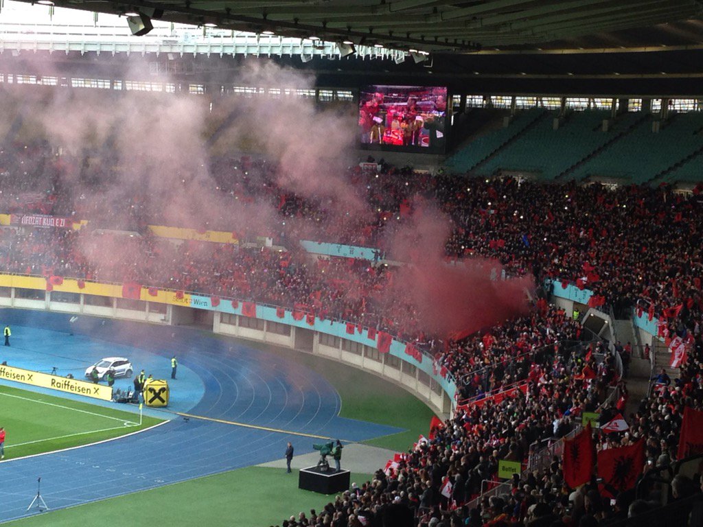 eWilmedia's tweet photo. Tightened security has not prevented spectators from bringing firecrackers into #Vienna stadium. #autalb https://t.co/FOvWsunxjb