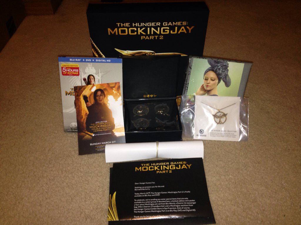 mizbizsav's tweet photo. Thank you @TheHungerGames for this amazing gift! It really means a lot to me. #MockingjayDVD https://t.co/ZShGxJIIrx