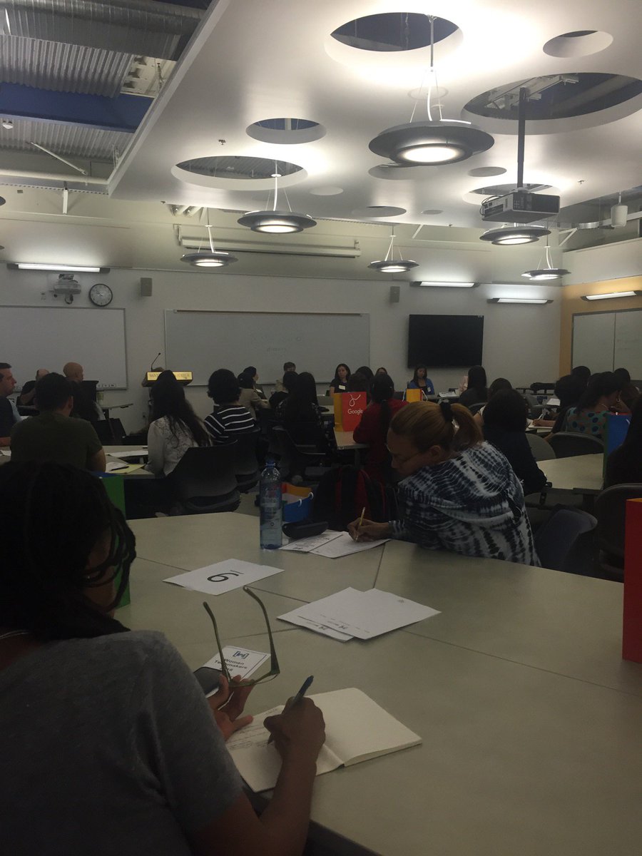 goddessjaz's tweet photo. Room full of @womentechmakers at #WTM16 with @goddessangelika #gdgLA https://t.co/j2u3eJhQ0P https://t.co/6Ipvcyy7bl