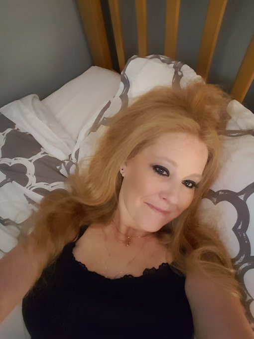 Relaxing and #stretching before my shoot today with @RopeSaico https://t.co/MGY0hkrf2F<a href="/tag/stretching"class="tags">#stretching</a>
