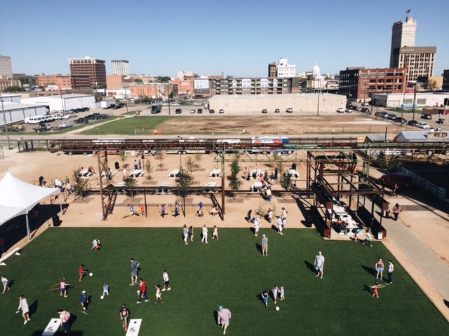 magnolia's tweet photo. It's a beautiful day in #Wacotown so come on out to the Market and enjoy our grounds #MagnoliaMarket #SaturdayinWaco https://t.co/Bn6ddAfCSy
