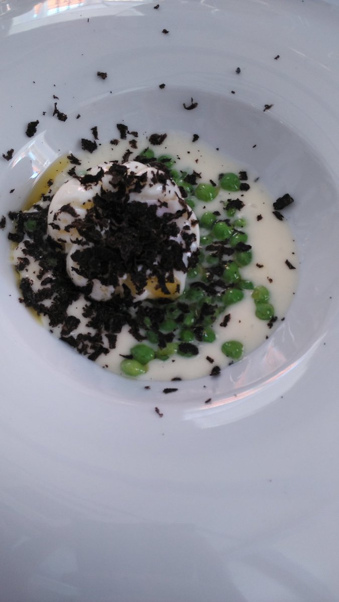 Bar_FM_Granada's tweet photo. Muy buena comida en El Refectorium del Campanario Apostando por el producto. Enhorabuena @JuanChiquicurro https://t.co/qnGVc0DSV4