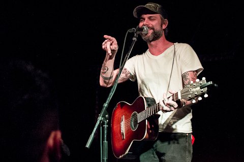 avongalewrites's tweet photo. Ben Nichols of Lucero, w/ a voice like broken glass soaked in whiskey #beardsaturday @SantinoHassell @MeganErickson_ https://t.co/jjlwz0OFaR