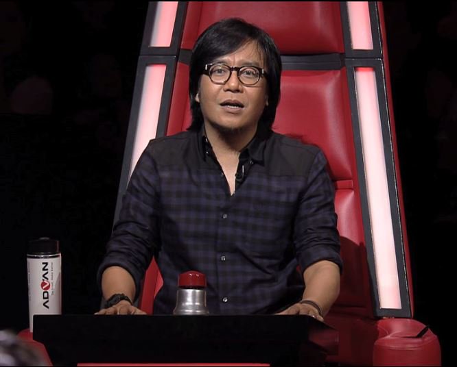 TheVoiceGTV's tweet photo. "Kolaborasi yg keren & imbang. Grafiknya naik dari awal sampai akhir" coach @Ari_lasso #BattleRoundEps10 ✌ https://t.co/NNzPuIJtVs