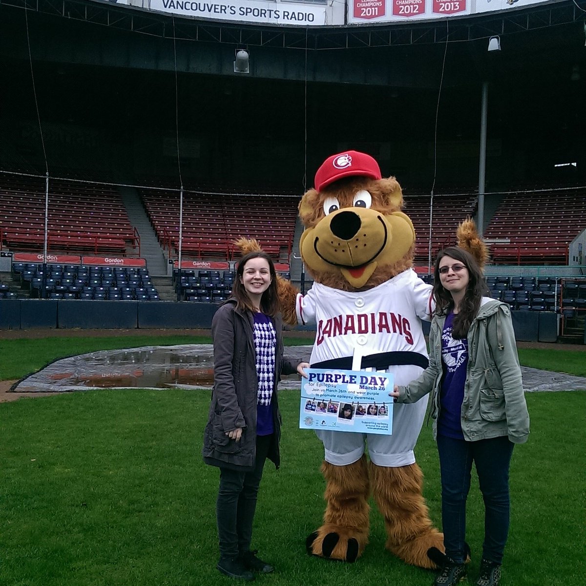 vancityPD's tweet photo. Happy #PurpleDay2016 supporting #Epilepsy Awareness ! Thx @bobbrownbear and @vancanadians 4 all ur support 💜 #YVR :D https://t.co/c93yraUsZB