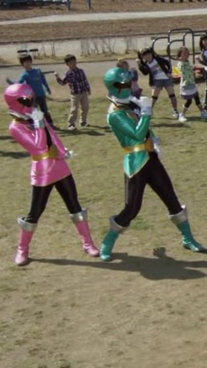 GingaHerb's tweet photo. My favorite male and female suit actors always end up next to each other in the team placements. https://t.co/MFmjA311iK
