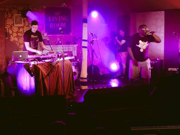 BBCIntroCambs's tweet photo. Back to back brand new tracks on now from @wearevisions @imperialbeats @IAmKinetik #BBCIntroducing https://t.co/OG0130uiTW