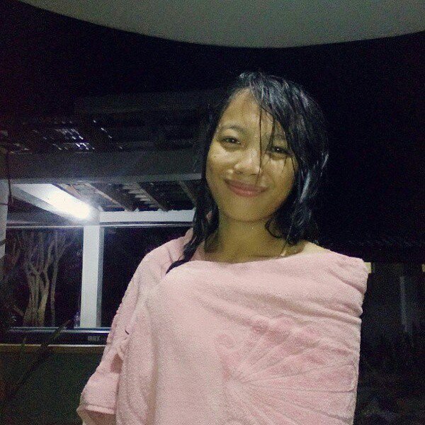 ZalynB's tweet photo. Katatapus mag swimming https://t.co/xxBqBLXB4t