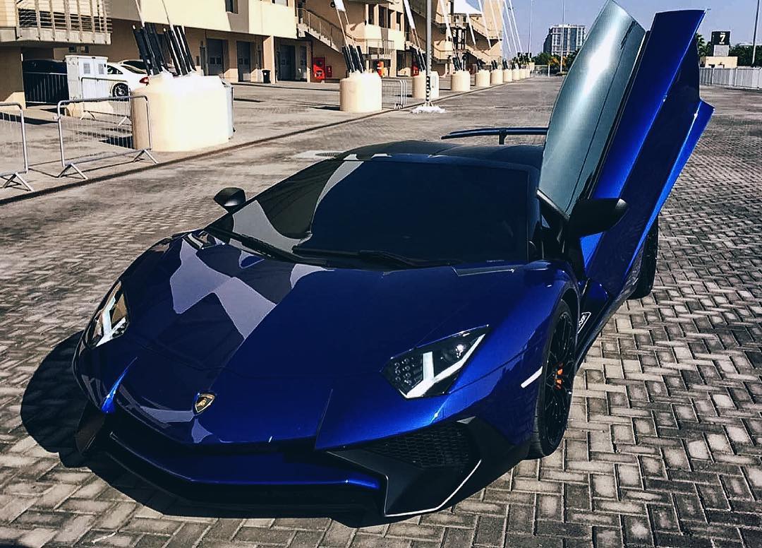 gulfcars's tweet photo. S V R O A D S T E R #lambowars #Lamborghini #sv #AventadorSV #LP750 #roadster #bluecrew… https://t.co/97SH8J4t8M https://t.co/YgecNBfJky