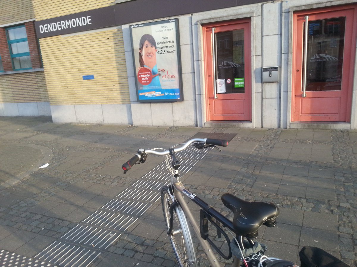 de_bie_c's tweet photo. 1ste fietstochtje van het jaar was er ééntje met veel wind op kop. Antwerpen - Dendermonde: 75km. #windopkop https://t.co/XGi25Hid8X