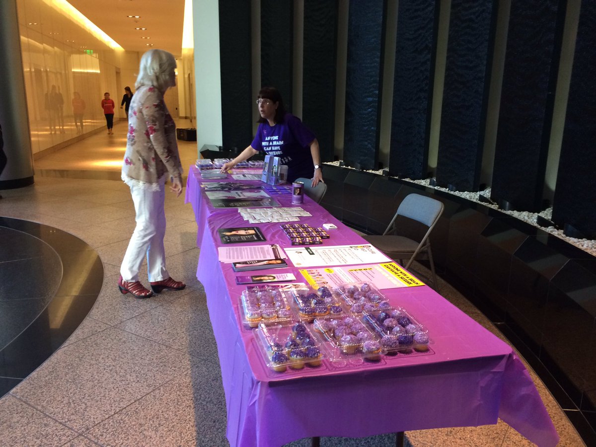 AKFUS's tweet photo. @AKFUS Exec Director Debbie Josephs spreading the word about #epilepsyawareness in #LosAngeles #PurpleDay2016! https://t.co/fK1U3GcBSx