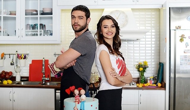 raninitv's tweet photo. AZ SONRA | @KanalD'nin yeni dizisi #Tatlıİntikam 💔🎂 başlıyor! https://t.co/s1ILvUKxfD Önce izle, sonra gel puanla.. https://t.co/rqOzQUmZDx