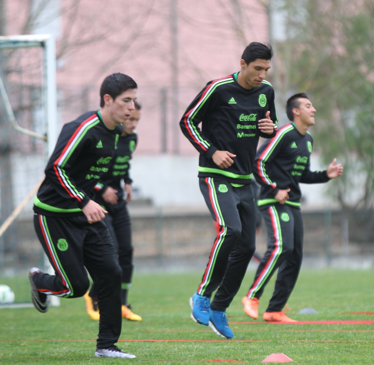 FMF's tweet photo. Galería: Entrenamiento de la SNM Sub 23 (26/03/2016) https://t.co/K2cBKv42A5 https://t.co/qMdSfSdutx