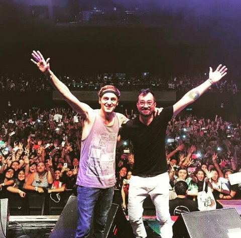 perezmontse88's tweet photo. We want #HeffronDriveInMexico #HeffronDriveInMexico ❤ @dbeltwrites @HeffronDrive @TolboothOST @YUMAPIG1 https://t.co/hoD6Y7YmGI