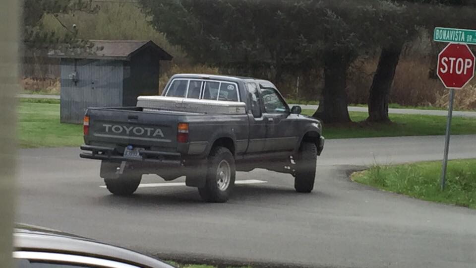 Nathan_Reitz's tweet photo. @ThurstonSheriff No action for illegal parking?  Deputy drove by, didn't even bother to stop! Was there an hour! https://t.co/C2WBzJ4VbH