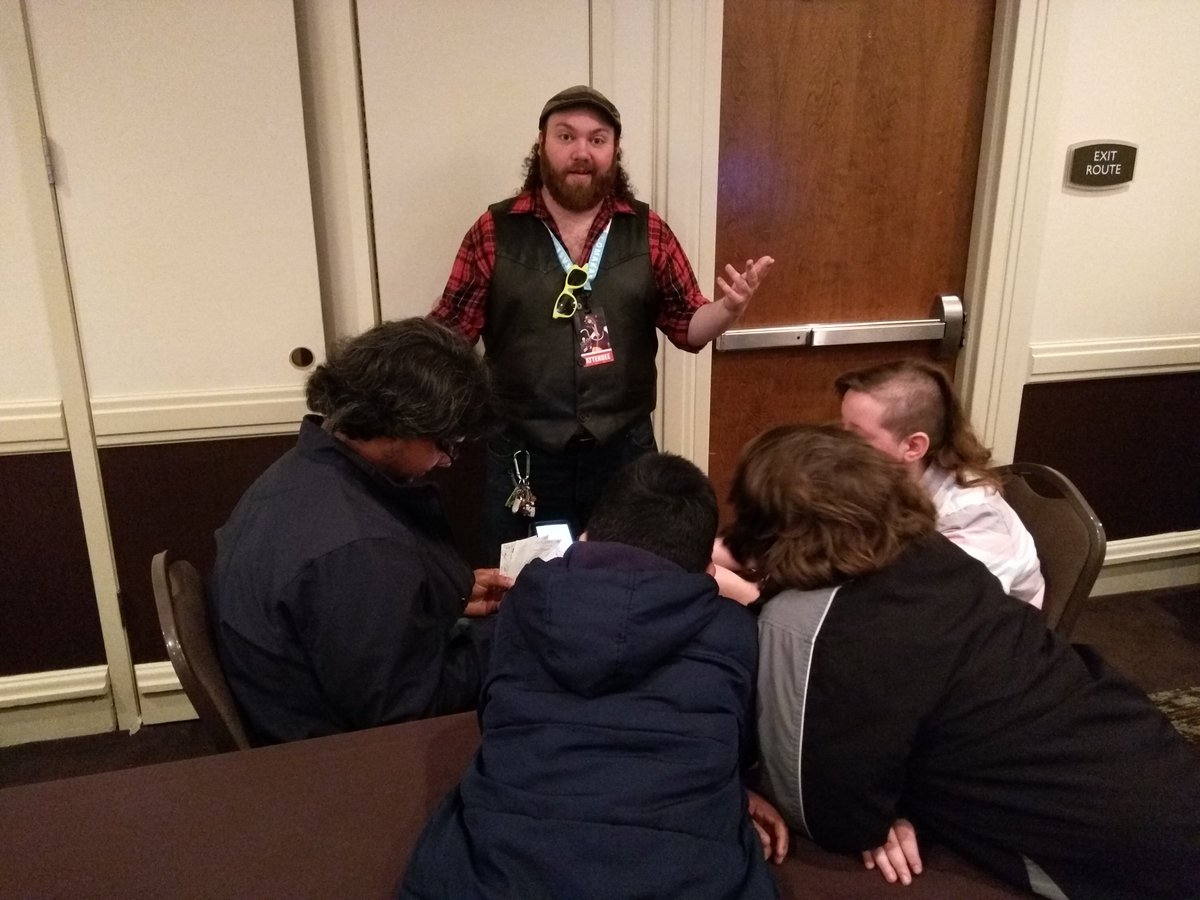 thacTV's tweet photo. We got our first mtac folks getting hands on time with the new really cool thing! https://t.co/d5lQ9oGZFC