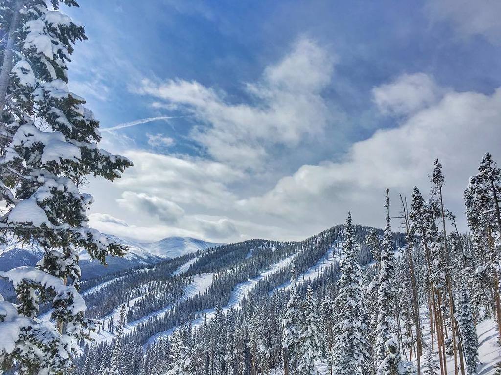 PlayWinterPark's tweet photo. #Saturday's in Winter Park, #Colorado are a lot like this. 😎👏🏻🎯 #playwinterpark #winterpar… https://t.co/v4hx9WefuB https://t.co/EWqBzExK2F