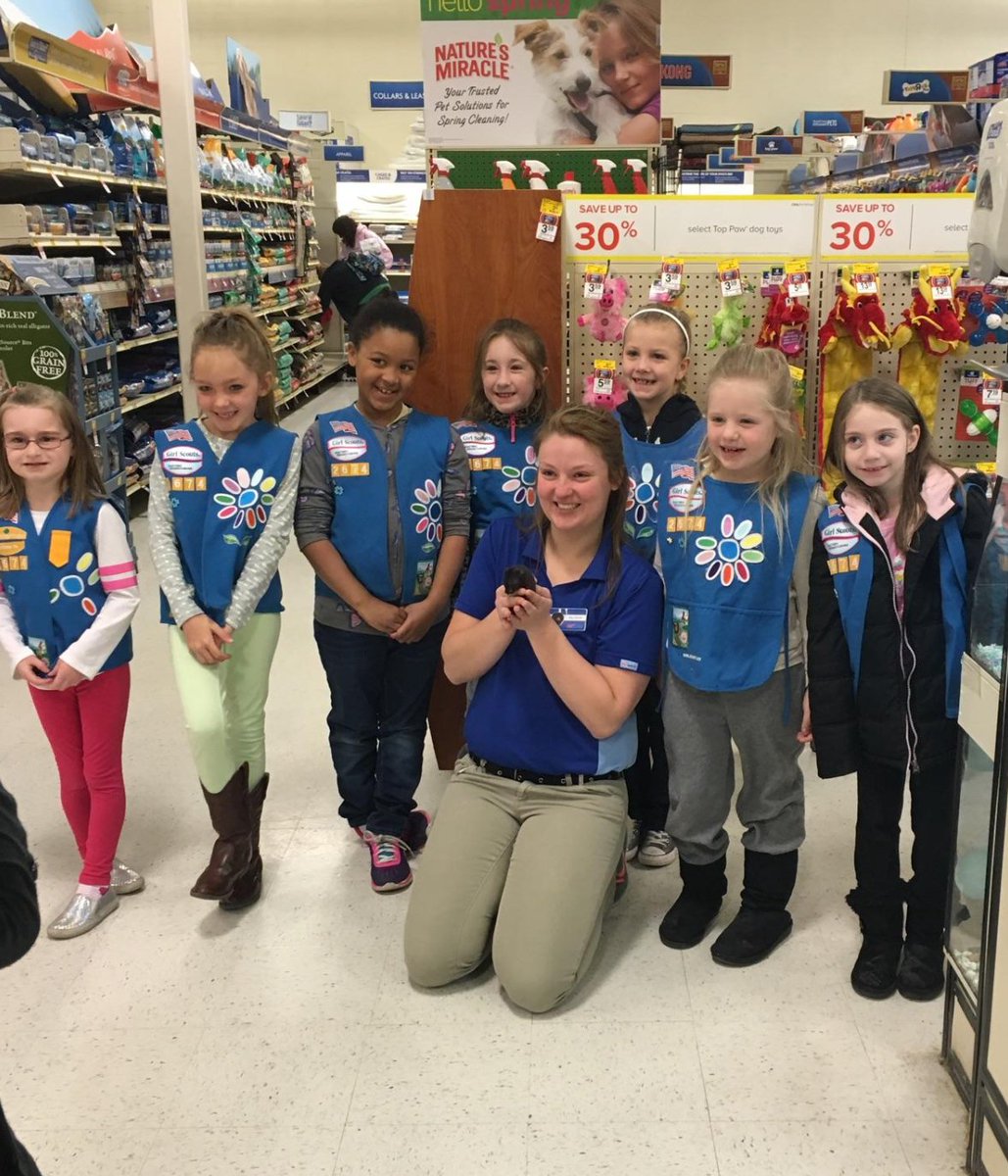 Petsmart1215 tweet media