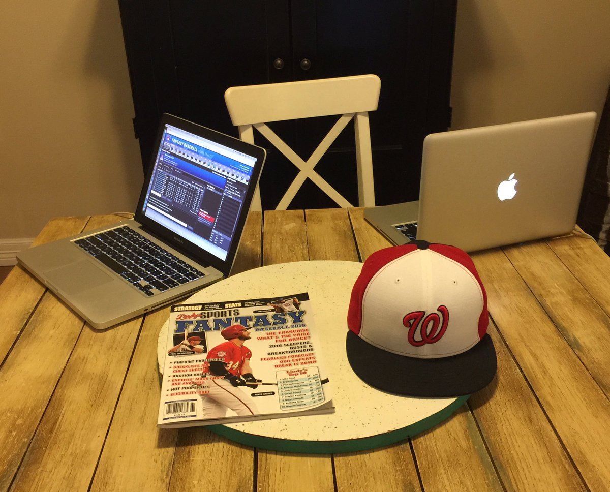 _AndrewBoggs's tweet photo. Fantasy Baseball WAR Room with @JakobBoggs #MLBFantasyBaseball https://t.co/dcnCpkamMD