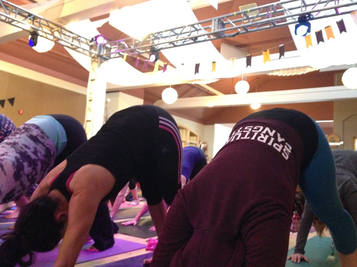 yogafortfest's tweet photo. Love, life and the Pursuit of Happiness @yogafortfest w/Jennifer Knight &amp; @naanviolence #yogafort2016 #treefort2016 https://t.co/yvNhJRz0Jo