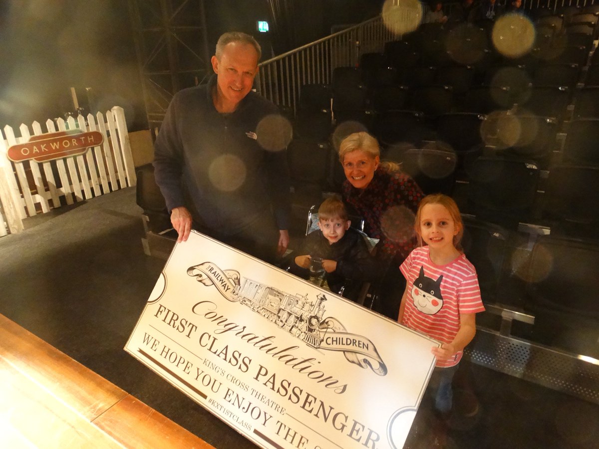 kxtheatre's tweet photo. Today's #1stclass passengers! @TRCKingsCross #FrontRow #EasterWeekend #WestEndVIP https://t.co/6UlWebIpmW