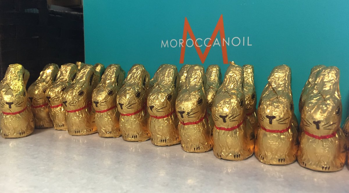 hairsecrets1's tweet photo. Happy Easter🐰🐣 The Lindt bunny has been to wish all our clients a Happy Easter #BankHoliday #Easter #LindtGoldBunny https://t.co/GIWgDw4Ak1