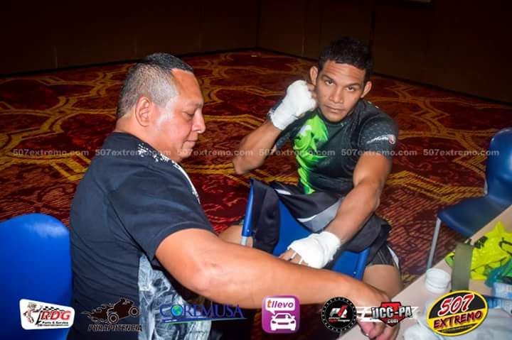 kr3k30n's tweet photo. Listo pa la guerra #ucc27 #ucc #ultimatecombatchallenge #507extremo #mmapanamatopteam #mma #cagefights https://t.co/zzbkKYQJNB