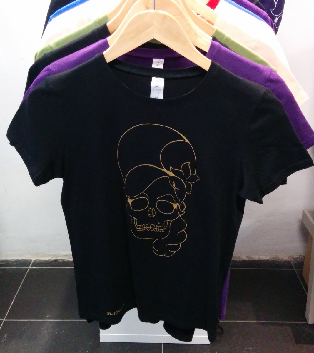 ZocodeChueca's tweet photo. @meloncete2013 también tienen camisetas para chica: #SkullCelebrities con corte especial y la camiseta 'Marlene' https://t.co/aG2jFNhwuf