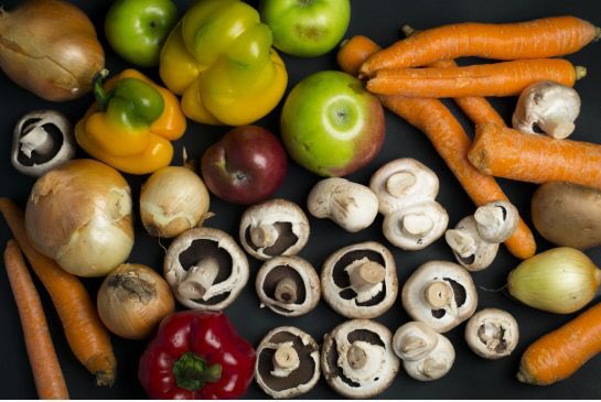 UglyFruitAndVeg's tweet photo. Loblaws gets ugly with its produce department. ๐ By @TorontoStar https://t.co/vydMDBkMJ1 https://t.co/EdV7YwwdOo