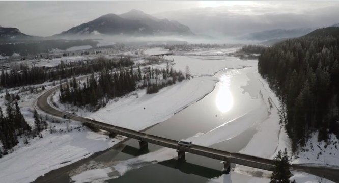 Hitting the open road... a #PowderHighway ski trip bit.ly/1SZ10kG via <a href="/HelloBC/">Super, Natural British Columbia</a> #skiBC #exploreKR