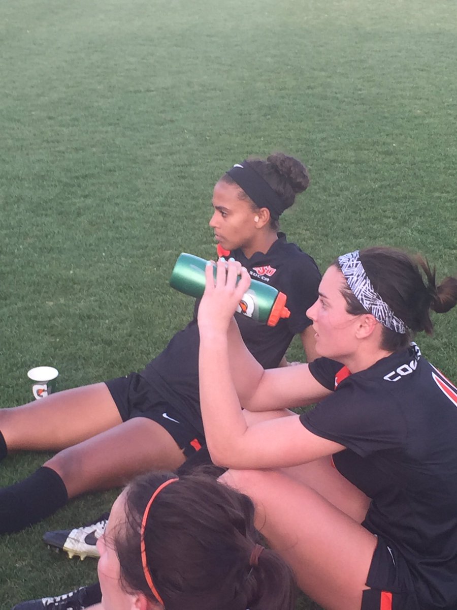 trgtodd's tweet photo. #twitterlessNat scores a goal for @CowgirlFC to tie the score 2-2 which is the score after 60' #findthewinmer https://t.co/owNt6NBd6e