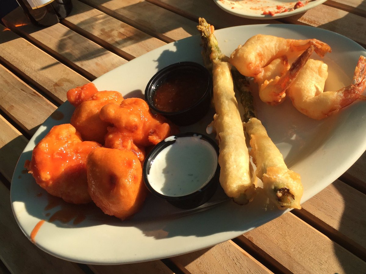 Good wkend to try Jan's Fare Share appetizer at <a href="/GreenDoorDAL/">GreenDoorPublicHouse</a>! Proceeds of the plate help #fighthunger!