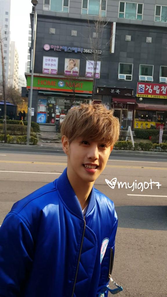 myigot7's tweet photo. 160327 인기가요 GOT7 FoodTruck 😍😍😍😍 #형line #GOT7 #갓세븐 #JB #JacksonWang #MarkTuan #Junior #재범 #주니어 #마크 #잭슨 https://t.co/64Amx2YOeR