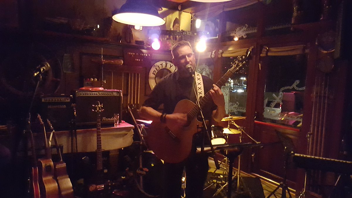 <a href="/tHaventje/">Het Haventje van Urk</a> bedankt iedereen die heeft opgetreden en <a href="/gertjankoster89/">gertjan koster</a> voor de gezellige muzikale avond.! #openpodium