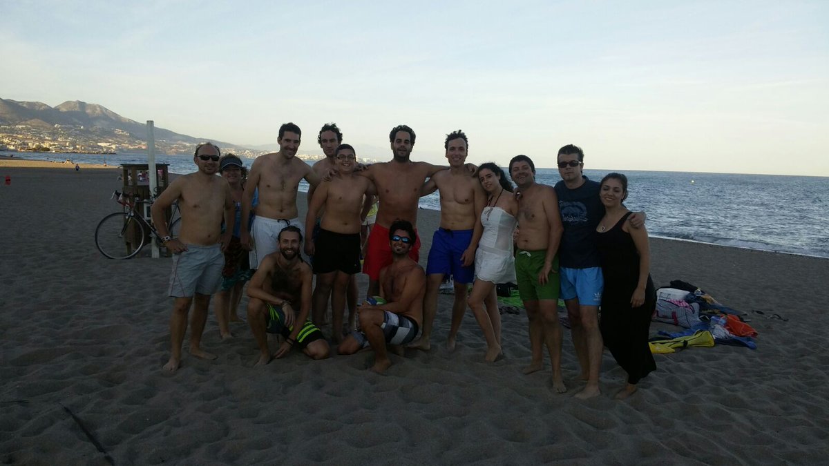 LemFuengi's tweet photo. Every Sunday, next to the Castle, at 17h...
BEACH VOLLEY!!! ^_^
Some people play, some have a picnic. JOIN US! ^_^ https://t.co/zKPE8h1ygX