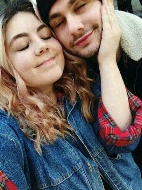 smileforhemmo's tweet photo. My baby is so beautiful 💘💞😔😫 #5SSOFam #BestFanArmy #iHeartAwards https://t.co/PUAz1mm6mr