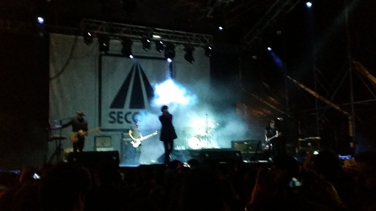 ana_azpu's tweet photo. Totalmentee!!! "@mercadeopop: Igual está feo pero @secondmusic se han comido el #SanSan2016. Que lo diga alguien!! https://t.co/f4xW0pmPFt"
