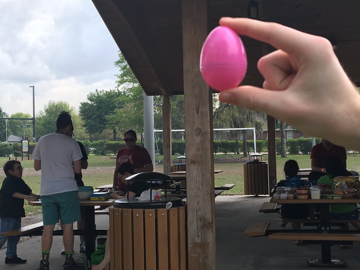 HackUCF's tweet image. Eggselent! The #HackersOfUCF barbecue has begun! @HackUCF @ACMatUCF @TechKnightsUCF