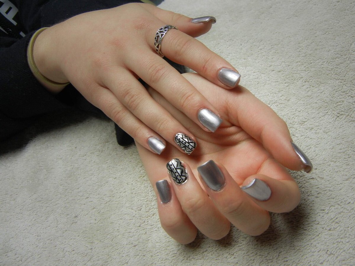 APolishedArt's tweet photo. #nails #nailart #tribal #tribalnails https://t.co/81z2lIJYZ4