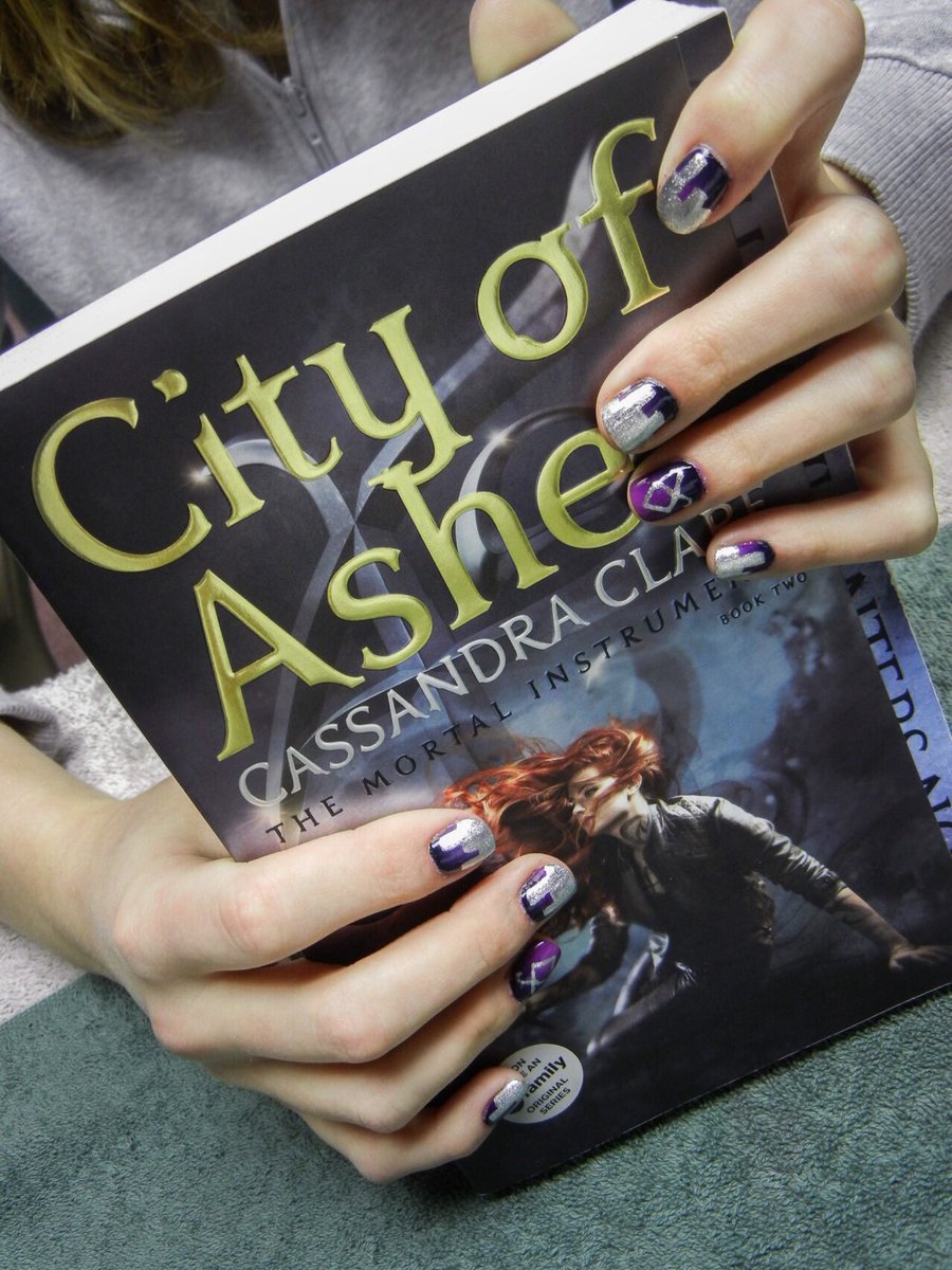 APolishedArt's tweet photo. @ShadowhuntersTV @cassieclare #MortalInstruments #Shadowhunters #malec #sizzy #clace #nails #nailart https://t.co/41Il1zc9VI