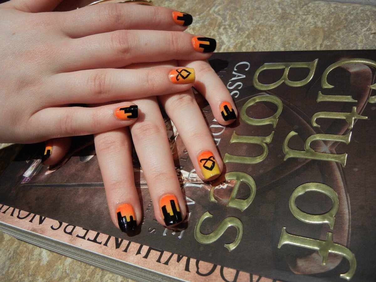 APolishedArt's tweet photo. @ShadowhuntersTV @cassieclare #MortalInstruments #Shadowhunters #malec #sizzy #clace #nails #nailart #cityofbones https://t.co/AxqTgK62pi