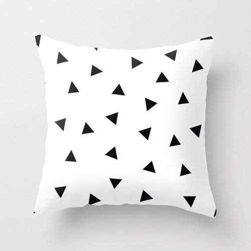 MyModernAbode's tweet photo. Triangle Print in Velveteen! #shoppingqueen #stylechat #fashionblogger #stylebyus #homedecor https://t.co/iPPgHRCjJ8 https://t.co/tWoKrgilVz
