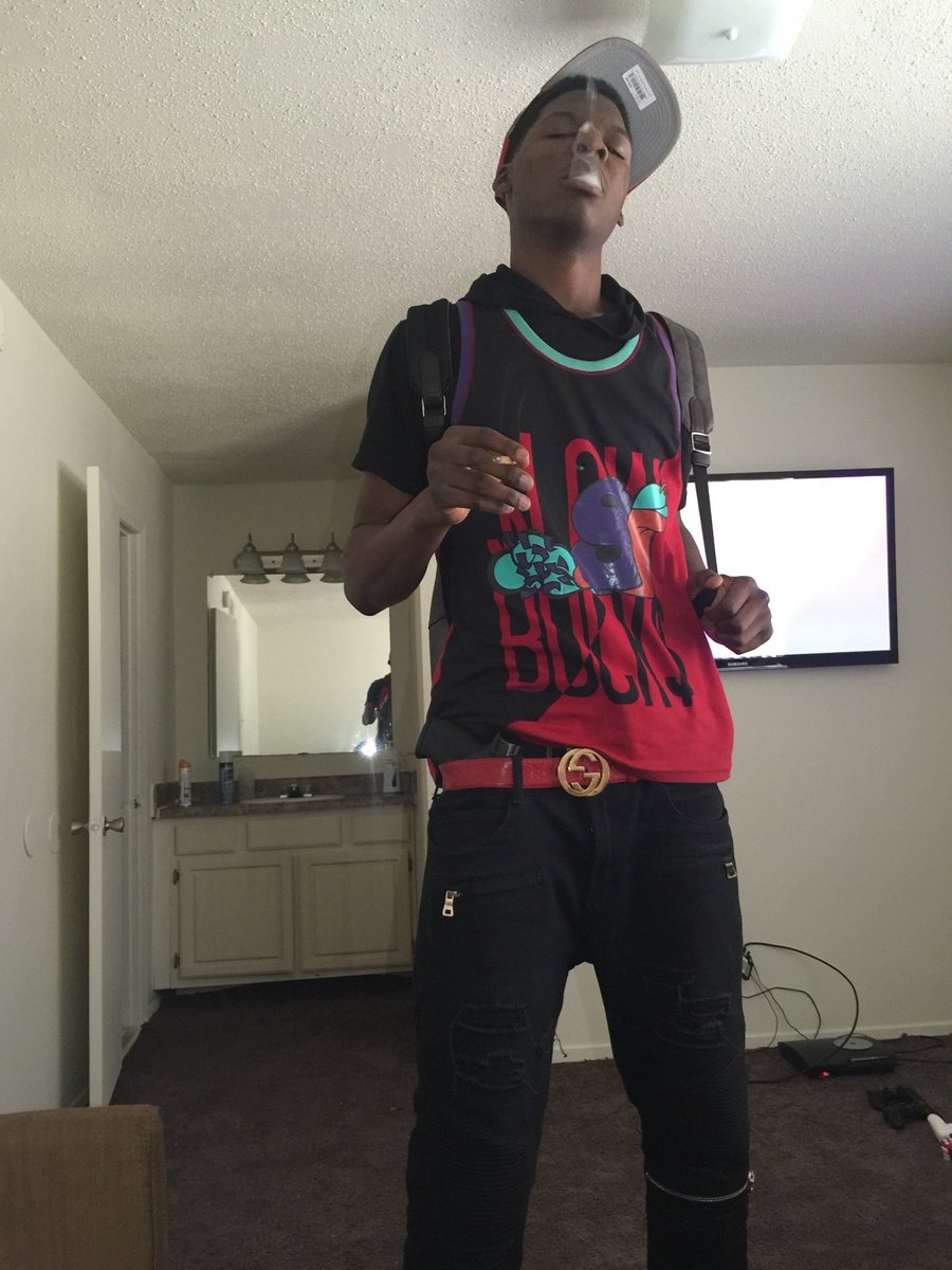 83Hotboyjuice's tweet photo. BETTA MUTAFUKKIN DODGE U MY MUTAFUKKIN TARGET https://t.co/Kcg9nsrHCf