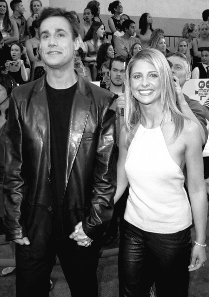 smgellarbrasil's tweet photo. Sarah Michelle Gellar e Freddie Prinze Jr, 1999. https://t.co/nbnMHbZL63