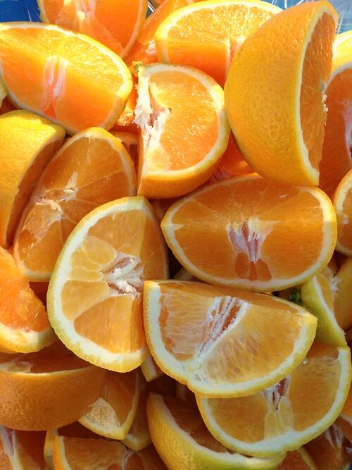 Eat Oranges
Vitamin C
Anti-Stress
Stroke Prevention
Lowers Blood Pressure
Cancer Prevention
Weight Loss
Healthy Skin