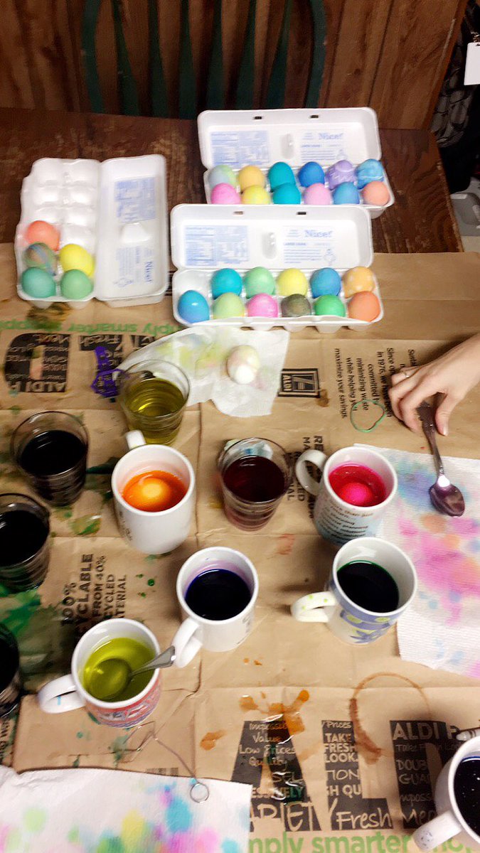 LexiSags's tweet photo. I don't think I'll ever to be too old to color eggs. https://t.co/97feSX1Mu4