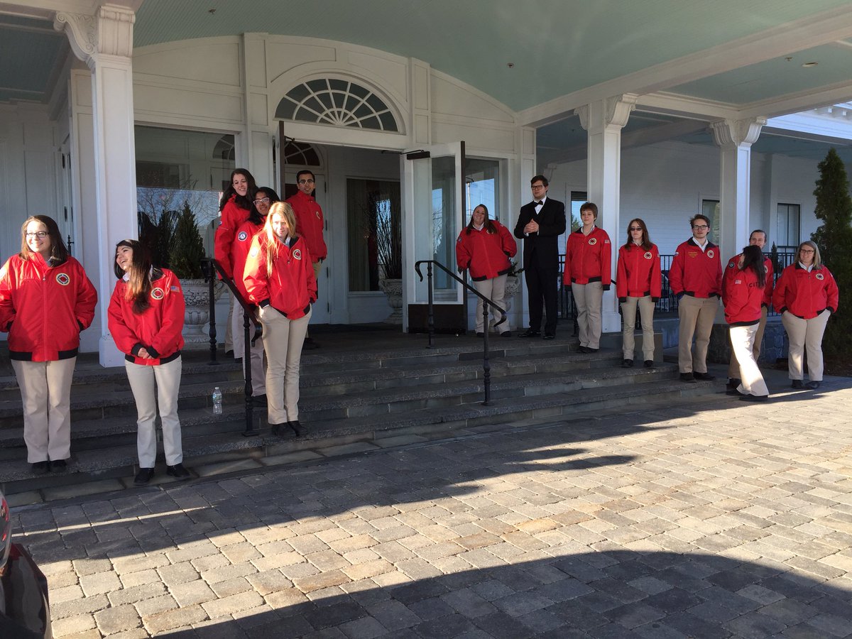 McDonough_CY's tweet photo. @CityYearNH power greeting for Starry Starry Night #cynhssn https://t.co/vXQEwh4cef